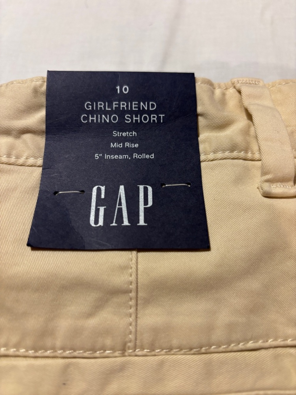 GAP Women's Cargo Shorts in Beige - Picture 7 of 7